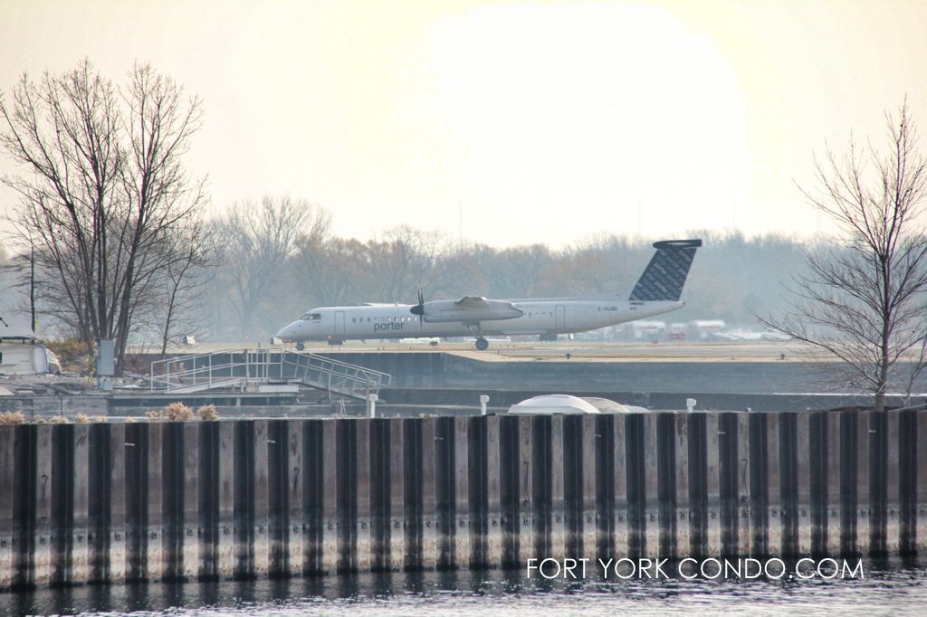 Porter airline at the Island Airport