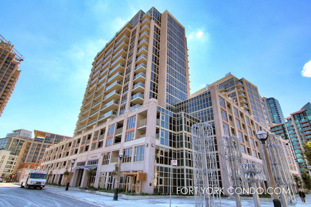 38 Grand Magazine St York Harbour Club condo