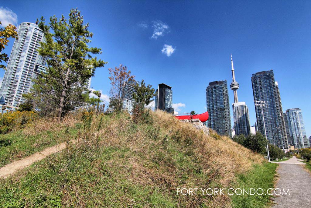 Trails and paths at Canoe Landing Park